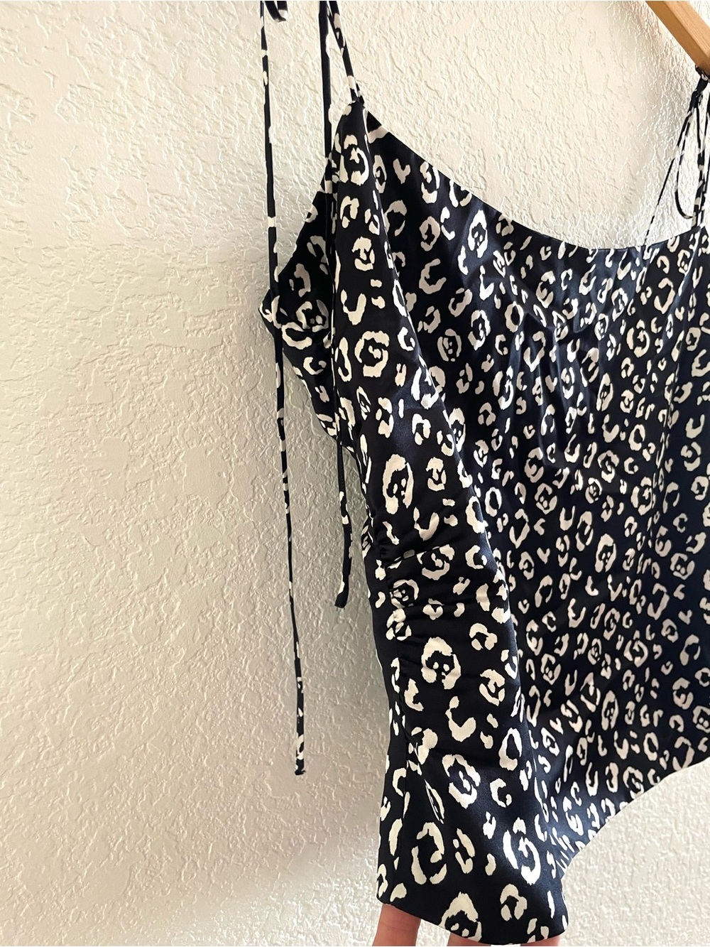 Reformation Lucrezia Black Leopard 100% Silk Tie Cami Crop Top Size 12 - Picture 4 of 10